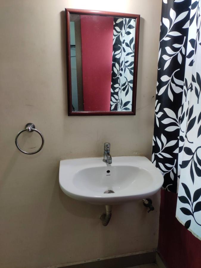 Subasree Cottage Tirunallar Extérieur photo